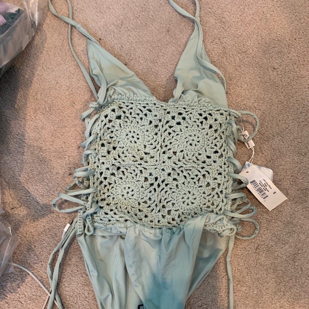 Frankie’s bikinis lilah